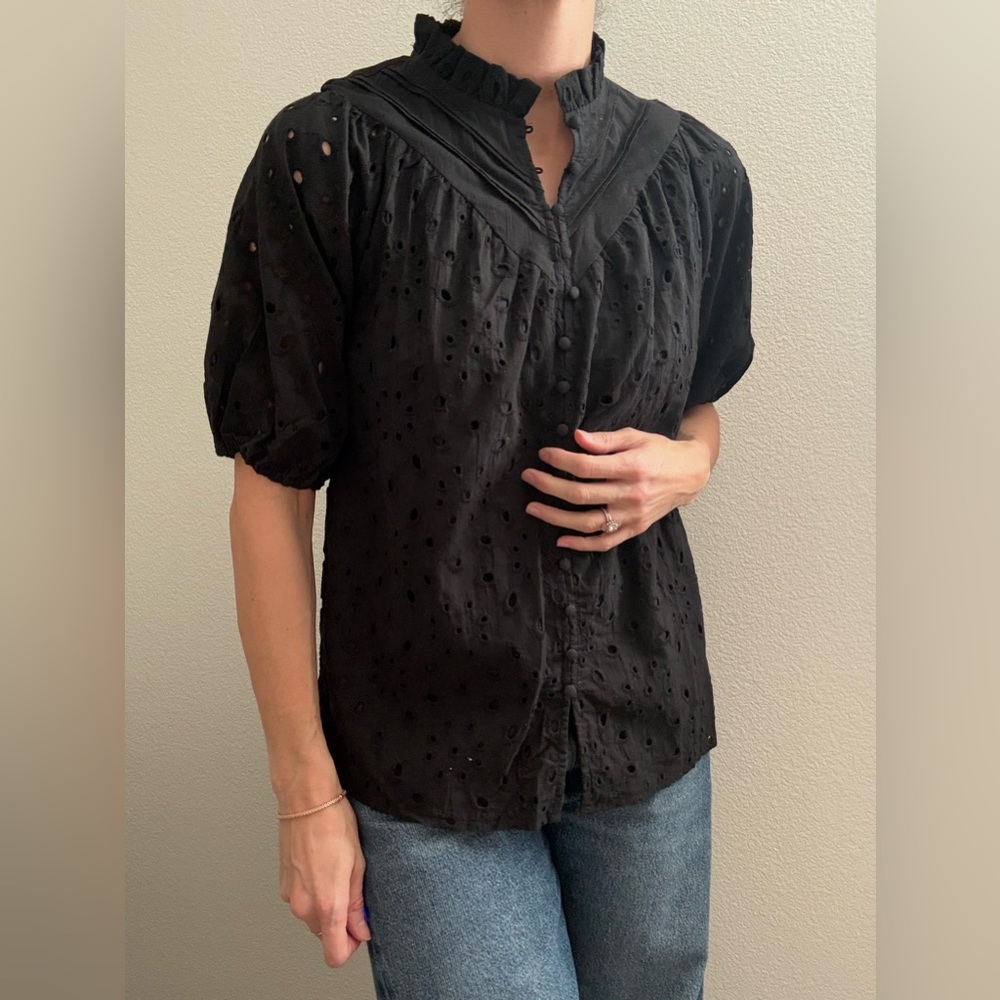 Romantic Black Eyelet Puff Sleeve Top / Cottagecore / Vintage-Inspired - Picture 2 of 8